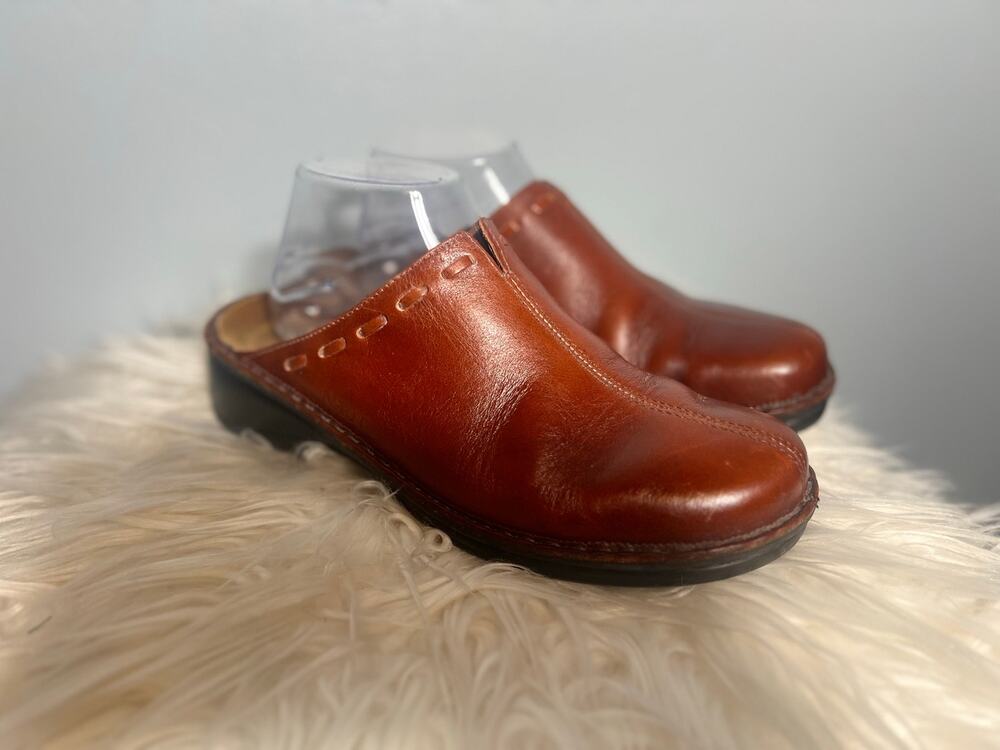 Naot Leather SlipOn Mules Clog Sz 40 9 Red Brown Cognac Hippie Boho Cottagecore